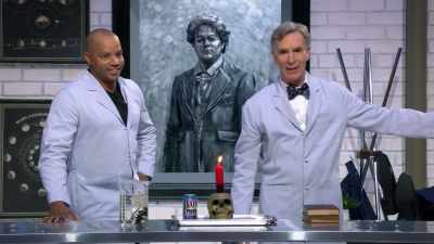 [audience cheers] - Bill Nye Saves the World