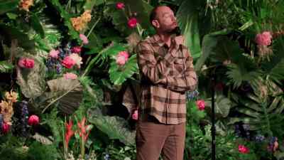 [audience cheers] - Ari Shaffir: America's Sweetheart