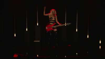 (audience cheers) - Courtney Pauroso: Vanessa 5000