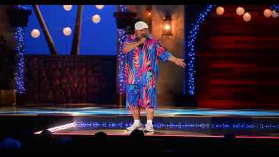 [audience chuckles] - Gabriel Iglesias: Legend of Fluffy