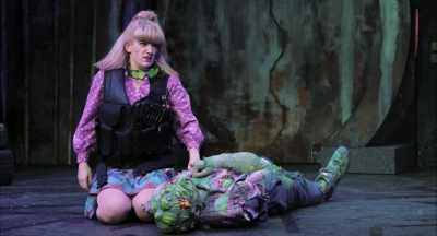 (audience chuckling)
(audience applauding) - The Toxic Avenger: The Musical