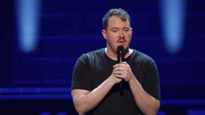 [audience chuckling] - Shane Gillis: Beautiful Dogs