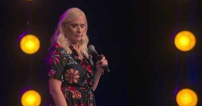 [audience chuckling] - Leanne Morgan: I'm Every Woman
