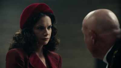 [audience chuckling] - His Dark Materials