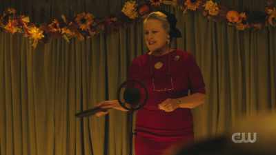 [audience chuckling] - A Waltons Thanksgiving