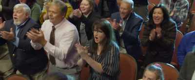 (audience clapping) - The Mulligan