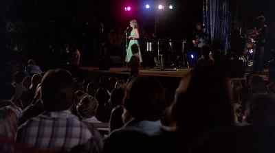 AUDIENCE: Come on, Stella! - The Devil and Max Devlin
