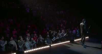 [audience continues cheering] - Jim Jefferies: Freedumb