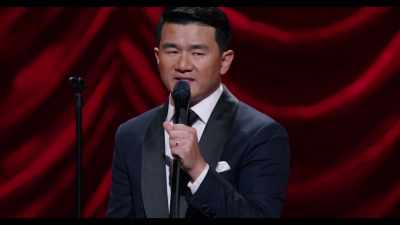 [audience groans] - Ronny Chieng: Asian Comedian Destroys America!