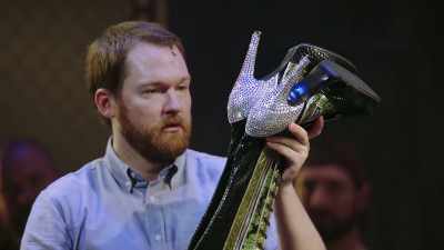 (audience hooting) - Kinky Boots: The Musical