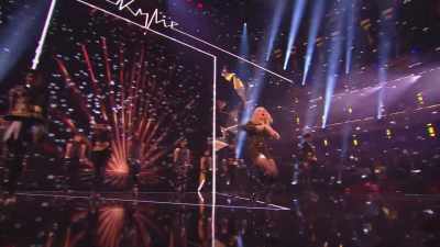 AUDIENCE: # I'm spinning around - An Audience With Kylie