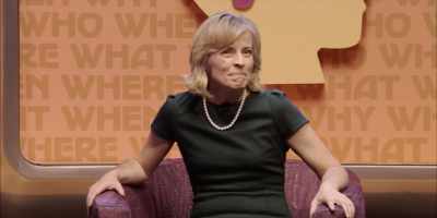 - [audience laughing]
- And the internet was so mean to her. - Quiz Lady