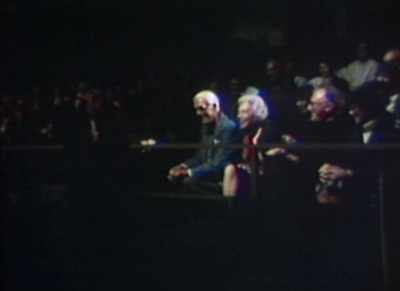 (AUDIENCE LAUGHING, APPLAUDING) - Being Mary Tyler Moore