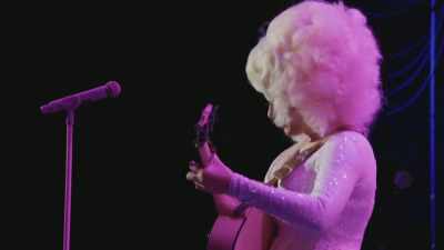 [audience laughing]
[audience cheering] - Trixie Mattel: Skinny Legend