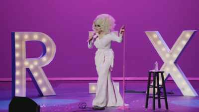 [audience laughing]
[audience cheering] - Trixie Mattel: Skinny Legend