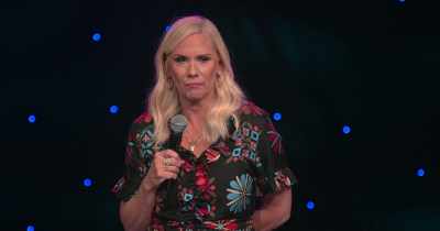 [audience laughing] - Leanne Morgan: I'm Every Woman
