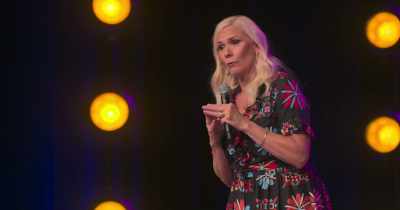 [audience laughing] - Leanne Morgan: I'm Every Woman