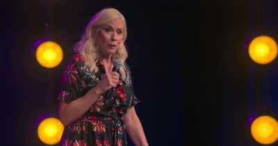 [audience laughing] - Leanne Morgan: I'm Every Woman