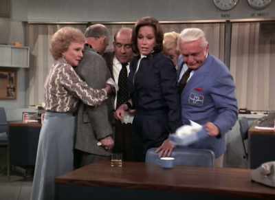 (AUDIENCE LAUGHING) - Being Mary Tyler Moore