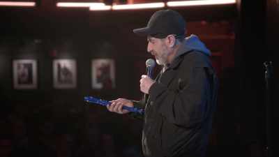 [audience laughing] - Dave Attell: Hot Cross Buns