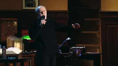 (AUDIENCE LAUGHING) - George Carlin's American Dream