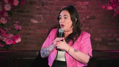 [audience laughing] - Liza Treyger: Night Owl