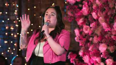 [audience laughing] - Liza Treyger: Night Owl