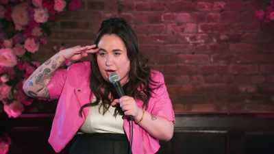 [audience laughing] - Liza Treyger: Night Owl