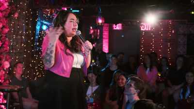 [audience laughing] - Liza Treyger: Night Owl