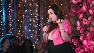 [audience laughing] - Liza Treyger: Night Owl