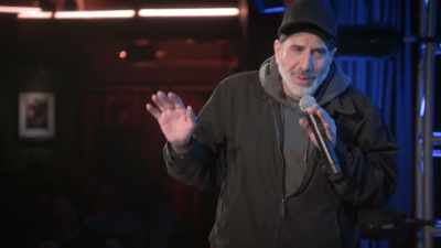[audience laughing] - Dave Attell: Hot Cross Buns