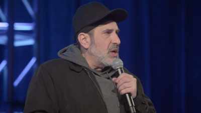 [audience laughing] - Dave Attell: Hot Cross Buns