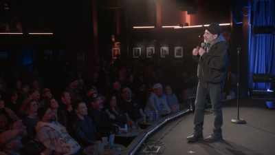 [audience laughing] - Dave Attell: Hot Cross Buns