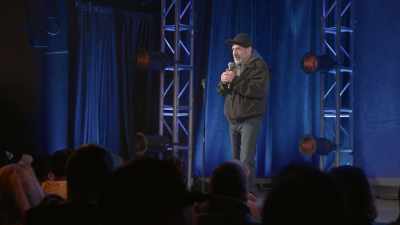 [audience laughing] - Dave Attell: Hot Cross Buns