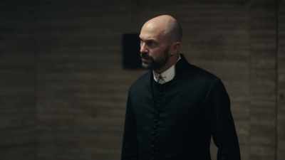[audience laughing] - His Dark Materials