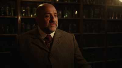 [audience laughing] - His Dark Materials