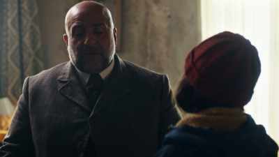 [audience laughing] - His Dark Materials