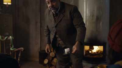 [audience laughing] - His Dark Materials