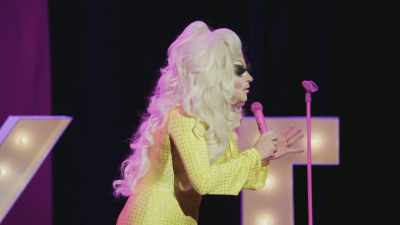 [audience laughing] - Trixie Mattel: Skinny Legend