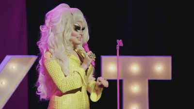 [audience laughing] - Trixie Mattel: Skinny Legend