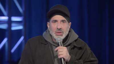 [audience laughing] - Dave Attell: Hot Cross Buns