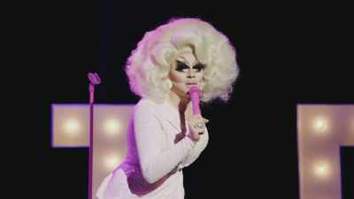 [audience laughing] - Trixie Mattel: Skinny Legend
