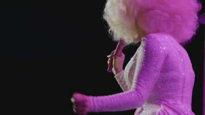 [audience laughing] - Trixie Mattel: Skinny Legend