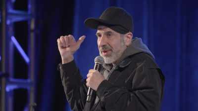 [audience laughing] - Dave Attell: Hot Cross Buns
