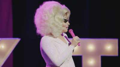 [audience laughing] - Trixie Mattel: Skinny Legend