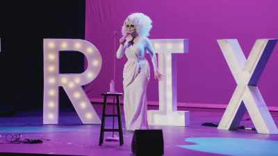 [audience laughing] - Trixie Mattel: Skinny Legend