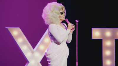 [audience laughing] - Trixie Mattel: Skinny Legend