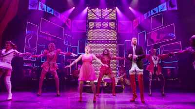 (audience laughing) - Kinky Boots: The Musical