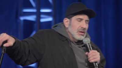 [audience laughing] - Dave Attell: Hot Cross Buns