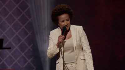 [audience laughing] - Wanda Sykes: Not Normal